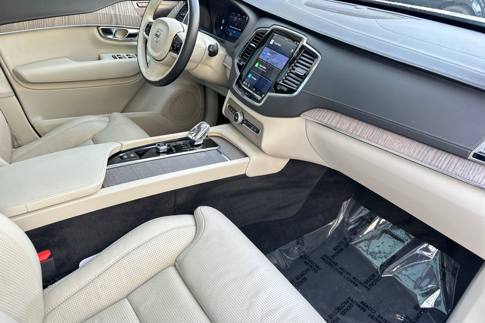 Used 2023 Volvo XC90 T8 Ultimate image 18