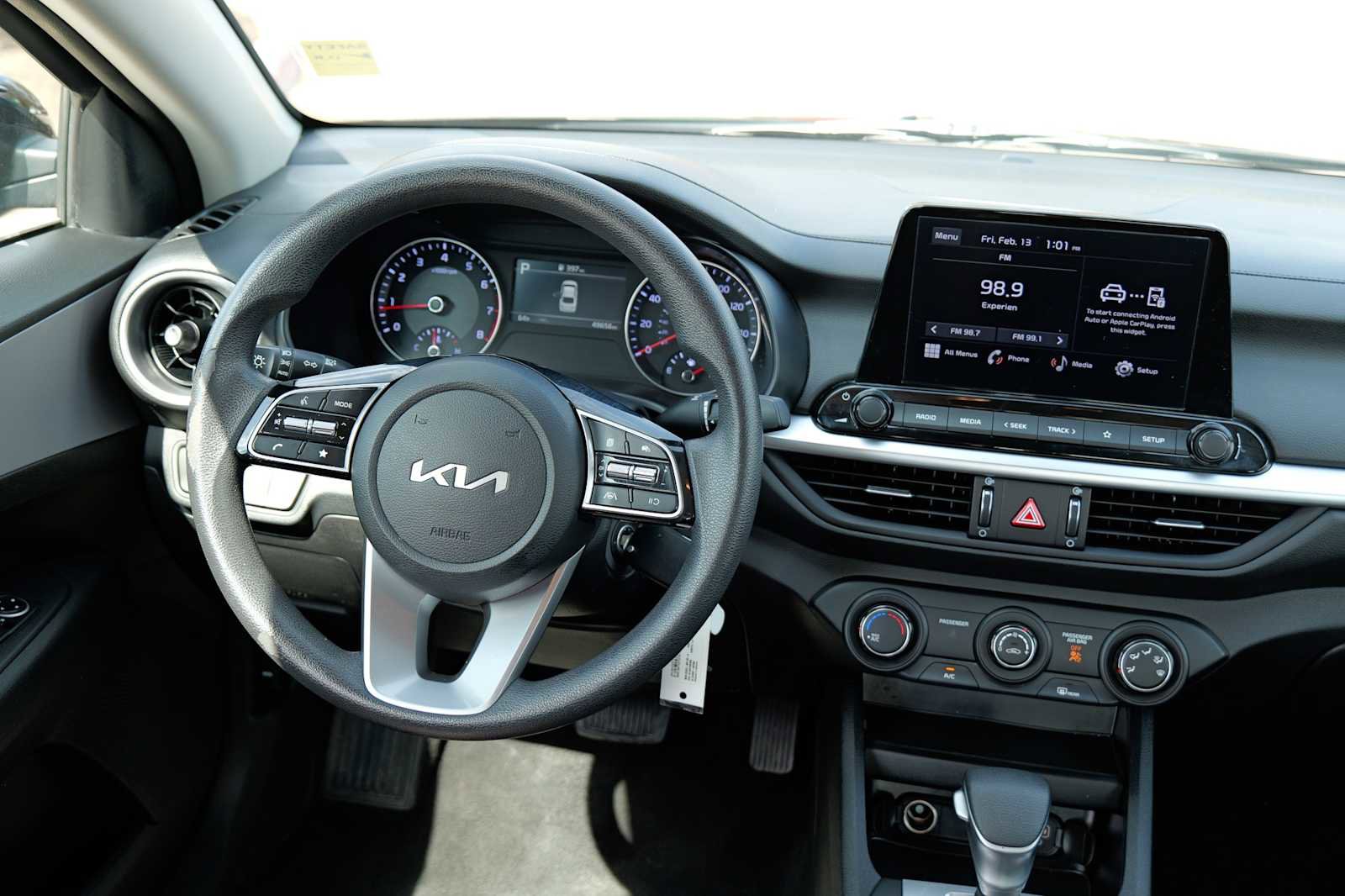 Certified 2024 Kia Forte LXS image 27