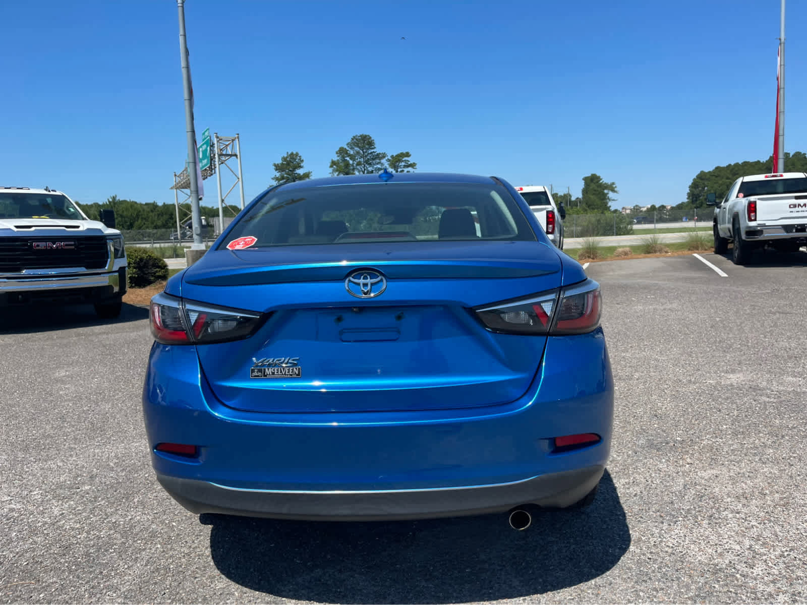 Used 2019 Toyota Yaris LE FWD image 7