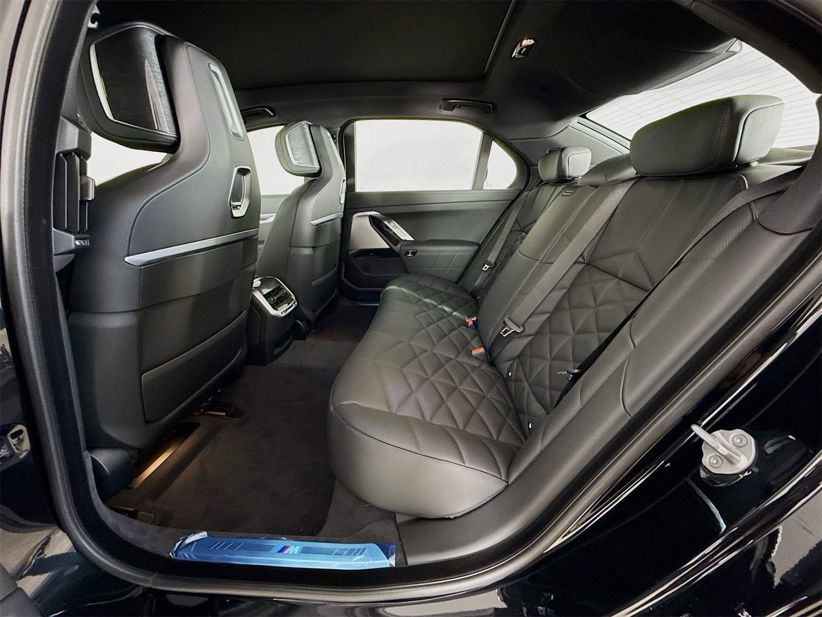 New 2026 BMW 740i w/ Premium Package image 26