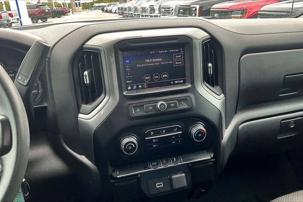 Used 2020 Chevrolet Silverado 1500 Custom w/ Custom Value Package AWD/4WD image 6