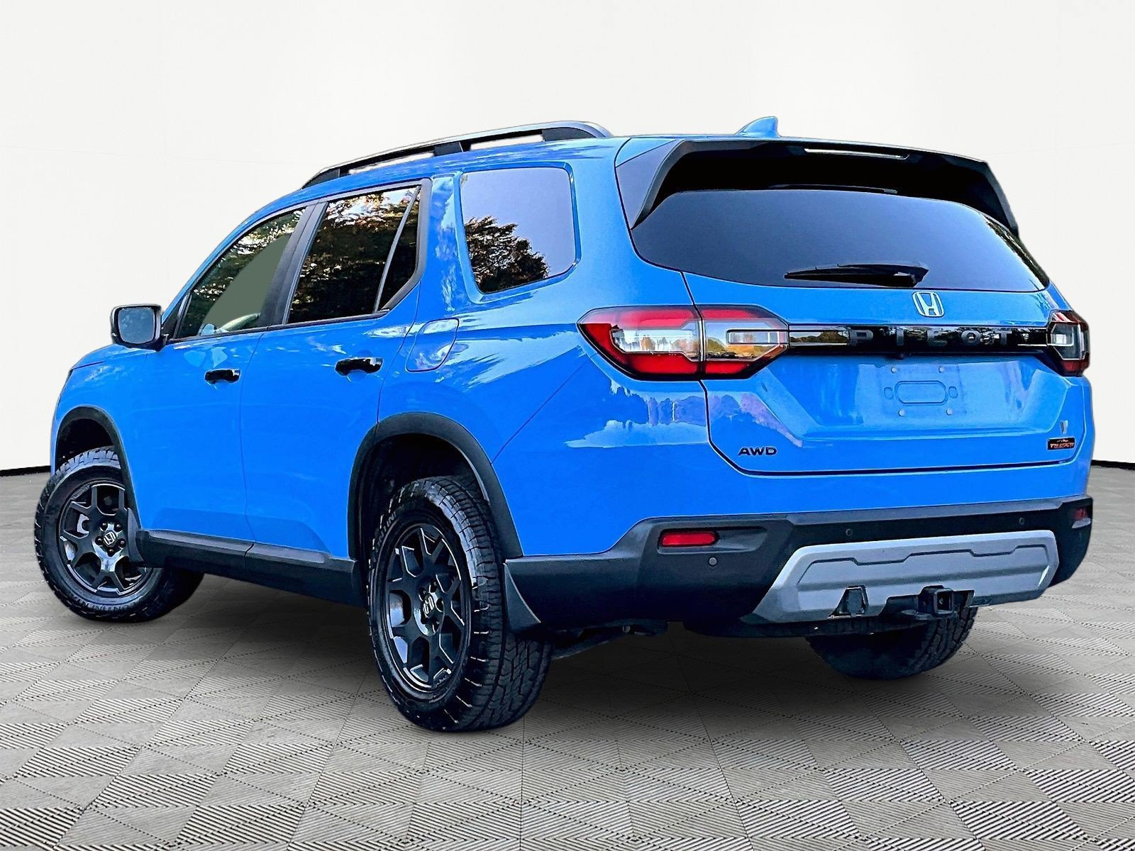 Certified 2024 Honda Pilot TrailSport image 4