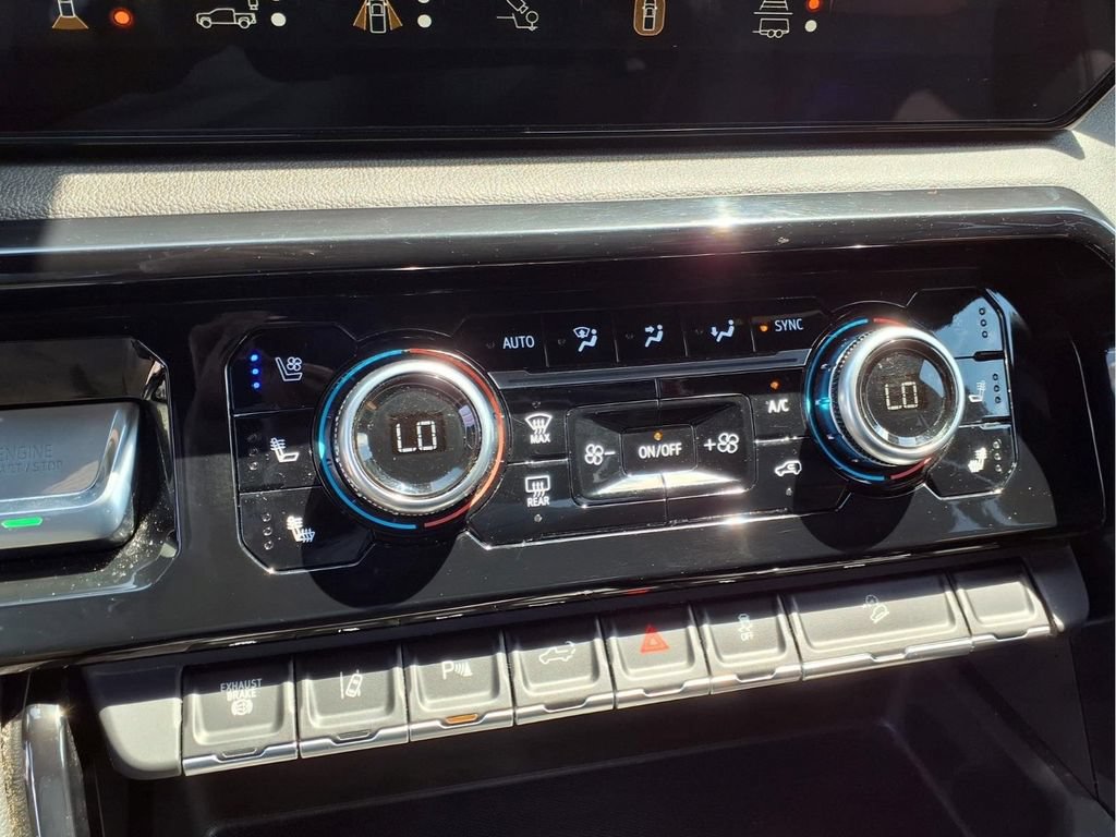Used 2025 GMC Sierra 2500 AT4 AWD/4WD image 10