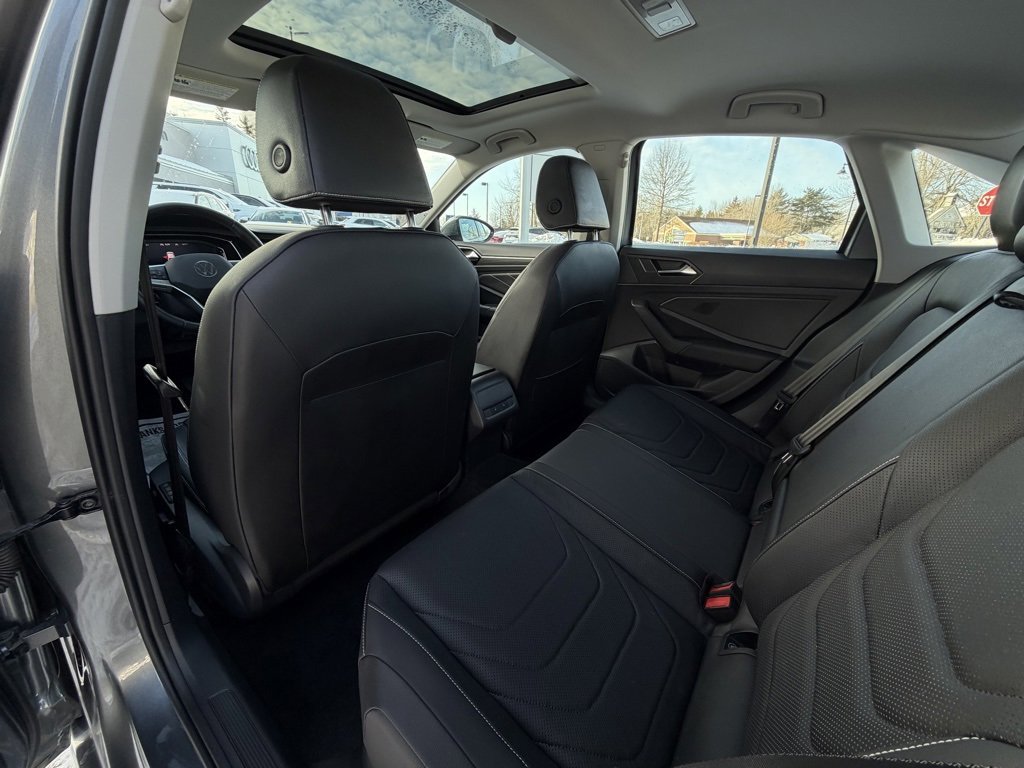 Used 2023 Volkswagen Jetta SEL image 28