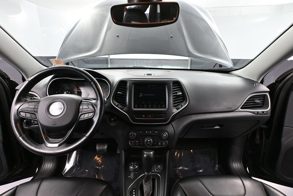 Used 2019 Jeep Cherokee Trailhawk w/ Cold Weather Group AWD/4WD image 25