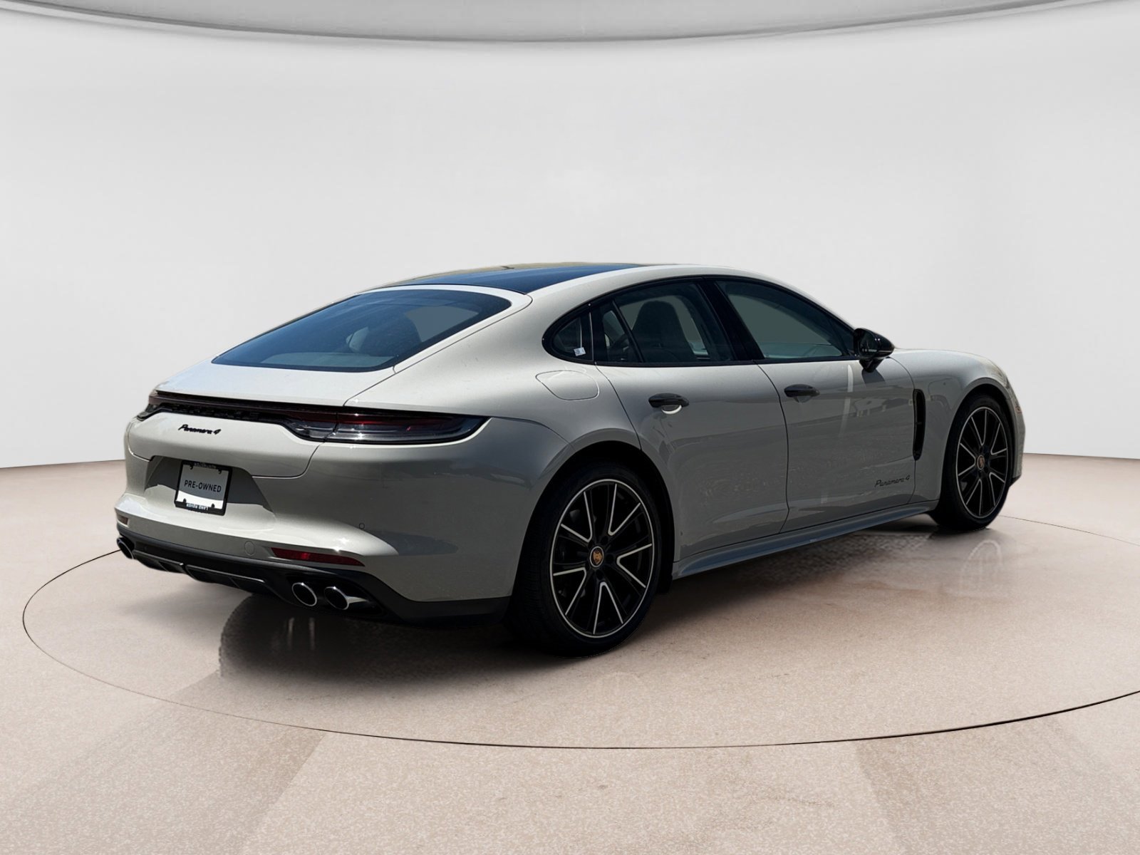 Used 2023 Porsche Panamera image 5