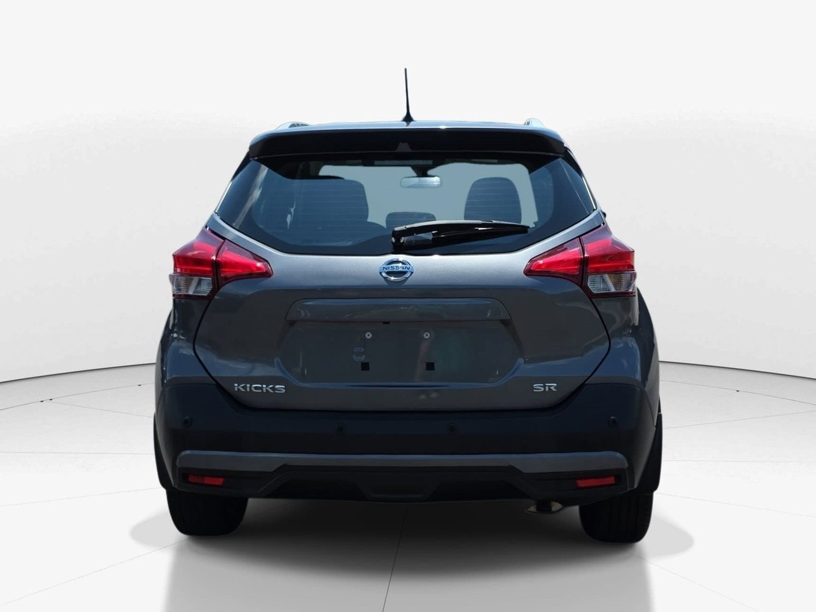 Used 2020 Nissan Kicks SR w/ SR Premium Package FWD image 5