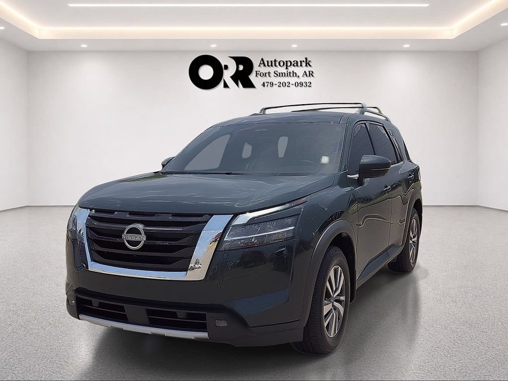 Used 2023 Nissan Pathfinder SL w/ Lighting Package (N92) AWD/4WD image 2