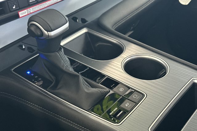 Certified 2026 Toyota Sienna XLE FWD image 28