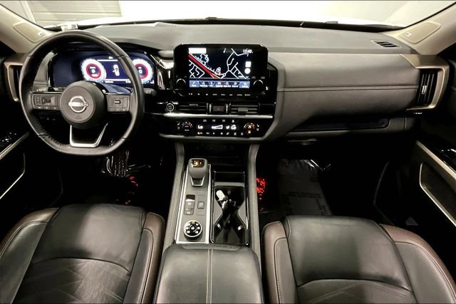 Used 2023 Nissan Pathfinder Platinum image 18