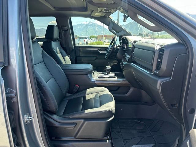 Used 2023 Chevrolet Silverado 1500 RST w/ Redline Edition AWD/4WD image 18