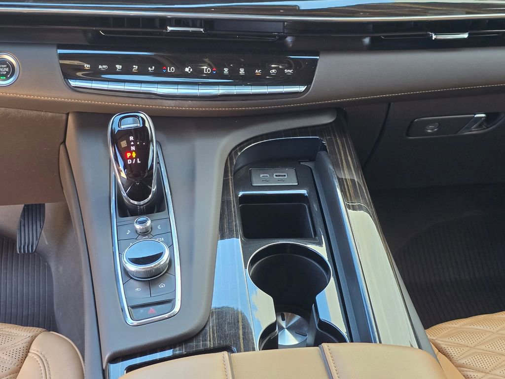 Used 2022 Cadillac Escalade ESV Premium Luxury w/ Performance Package RWD image 28