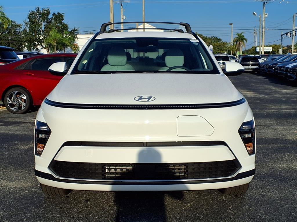 Used 2025 Hyundai Kona SEL image 2