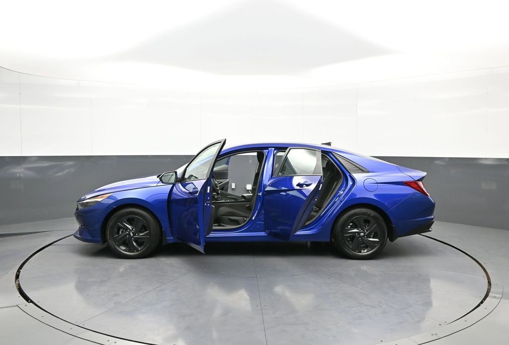 Certified 2023 Hyundai Elantra SEL image 42