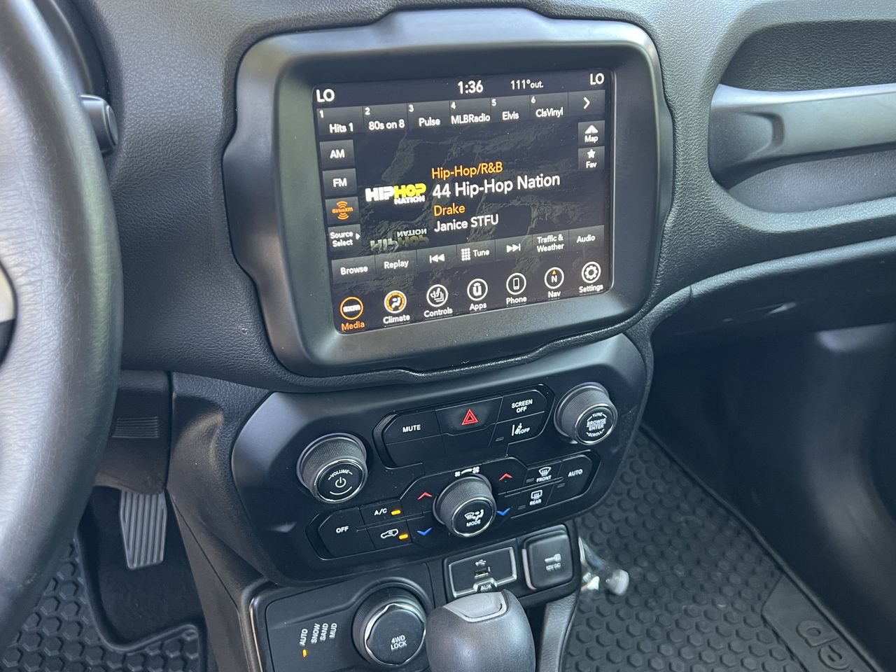 Used 2023 Jeep Renegade Altitude w/ Convenience Group I AWD/4WD image 9