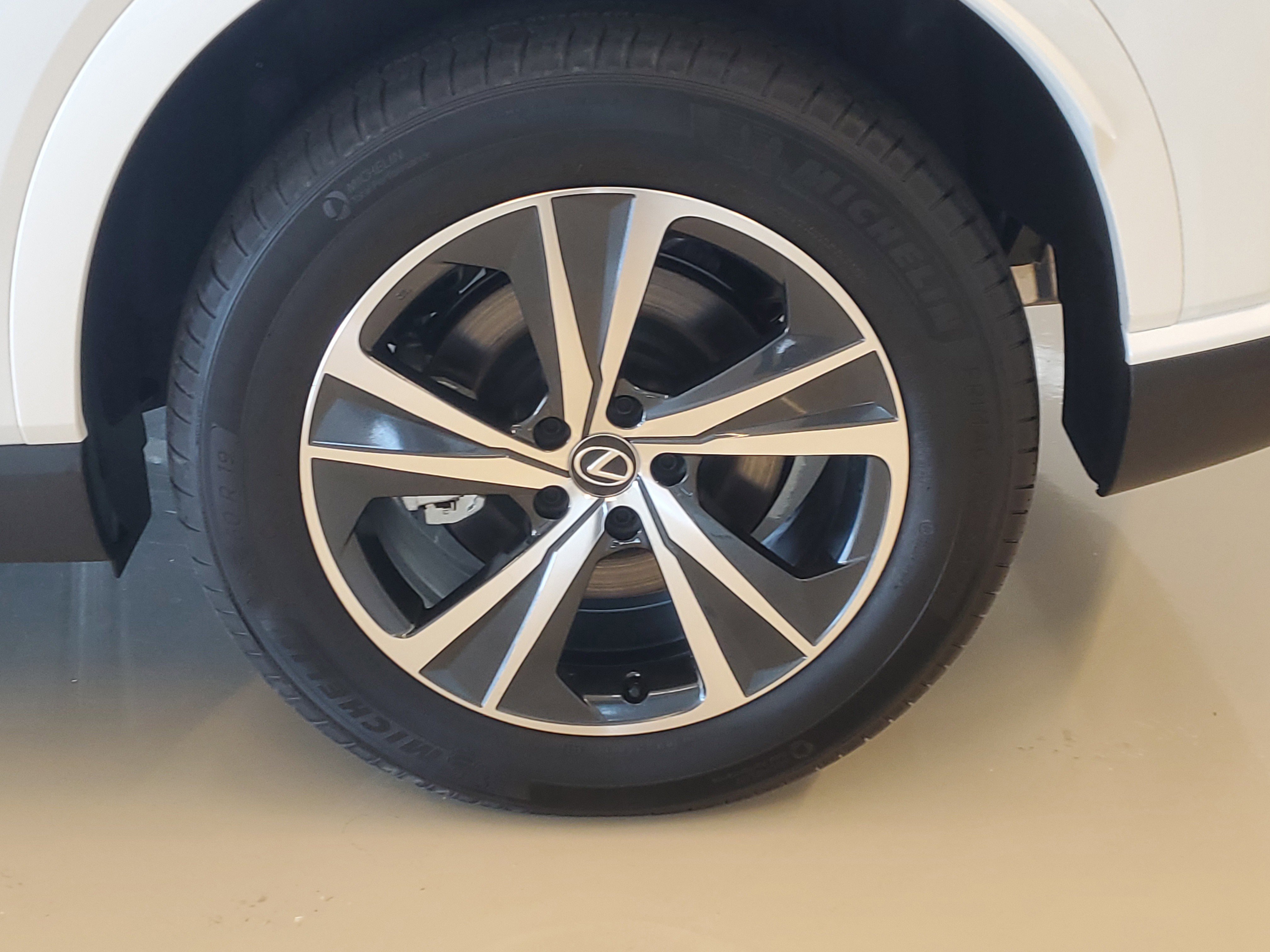 Used 2025 Lexus RX 350h image 7