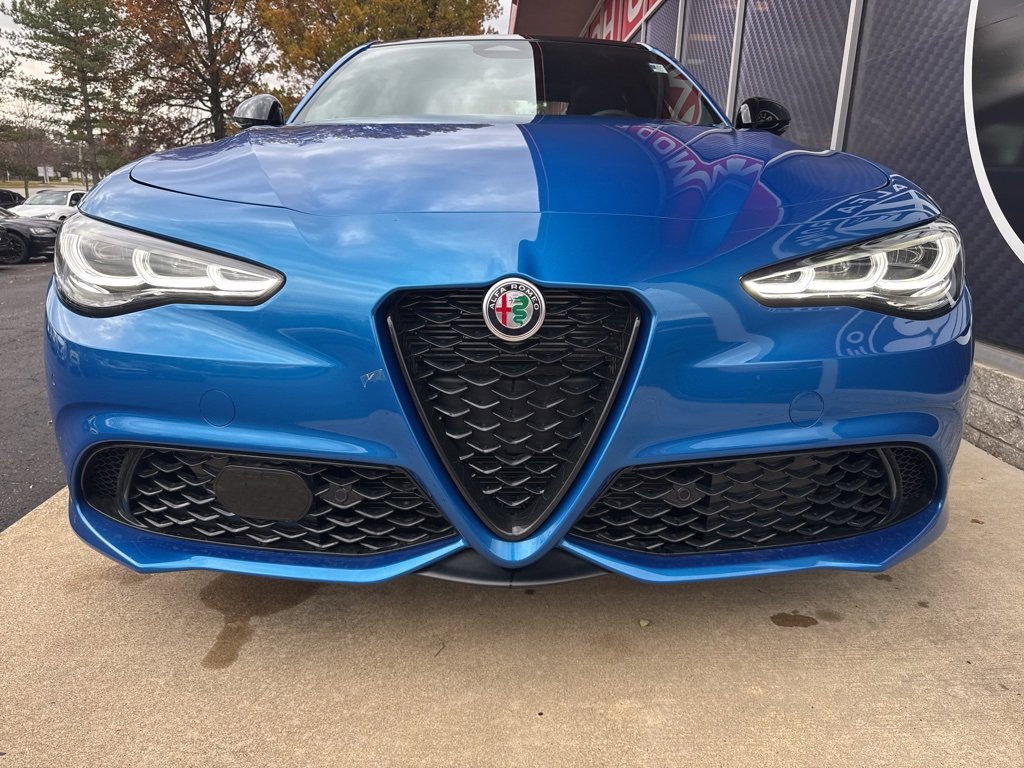 New 2025 Alfa Romeo Giulia AWD w/ Veloce Package AWD image 6