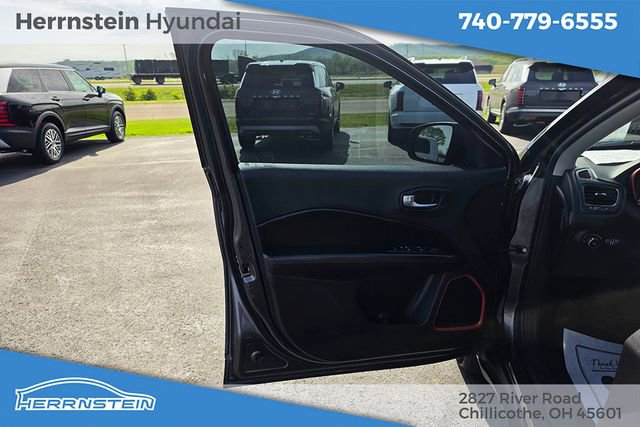 Used 2021 Jeep Compass Trailhawk AWD/4WD image 13