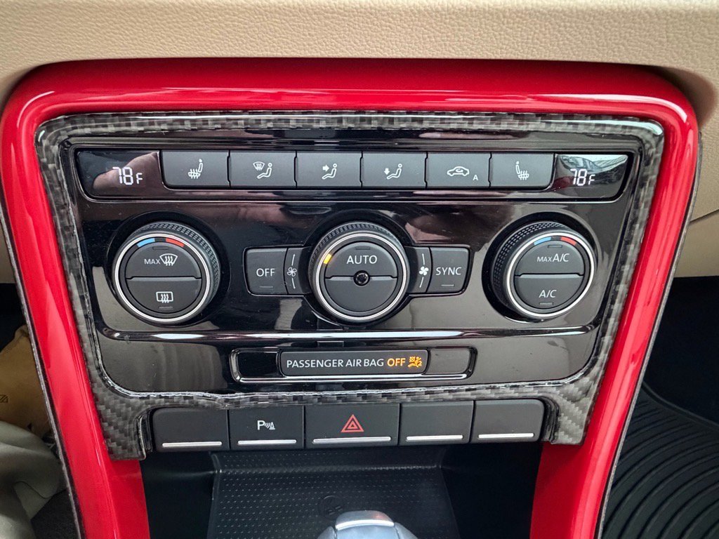 Used 2018 Volkswagen Beetle 2.0T SE image 24