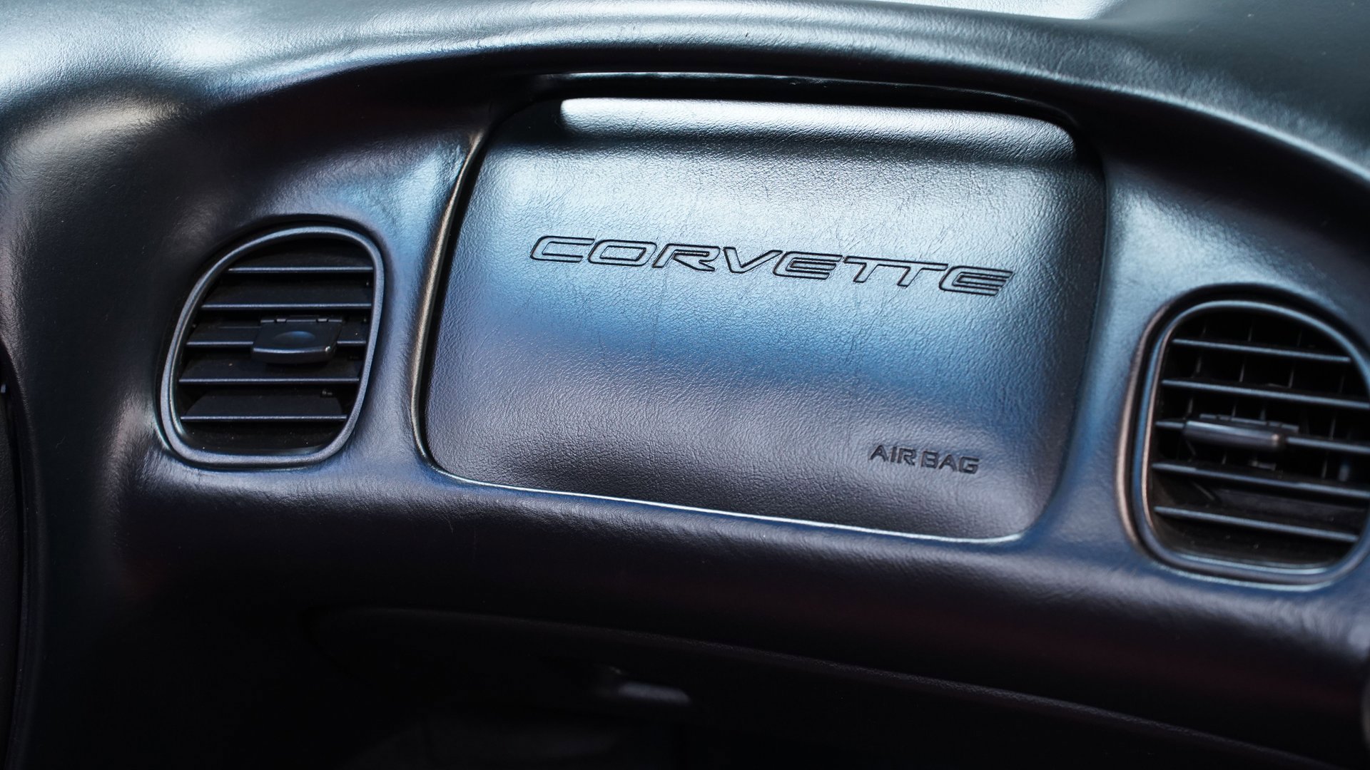 Used 2000 Chevrolet Corvette Coupe image 39