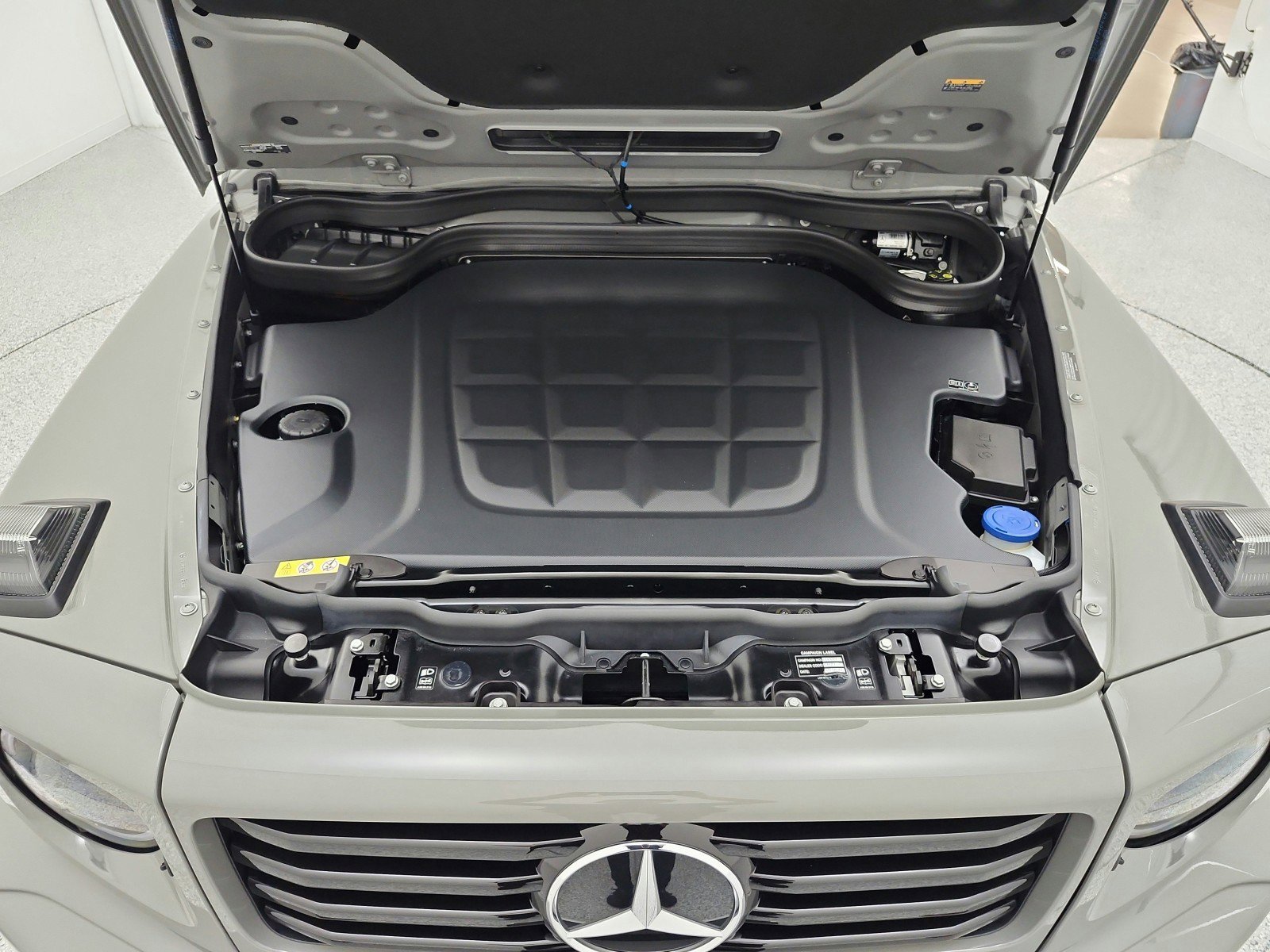 Certified 2025 Mercedes-Benz G 580 w/ EQ Technology image 23
