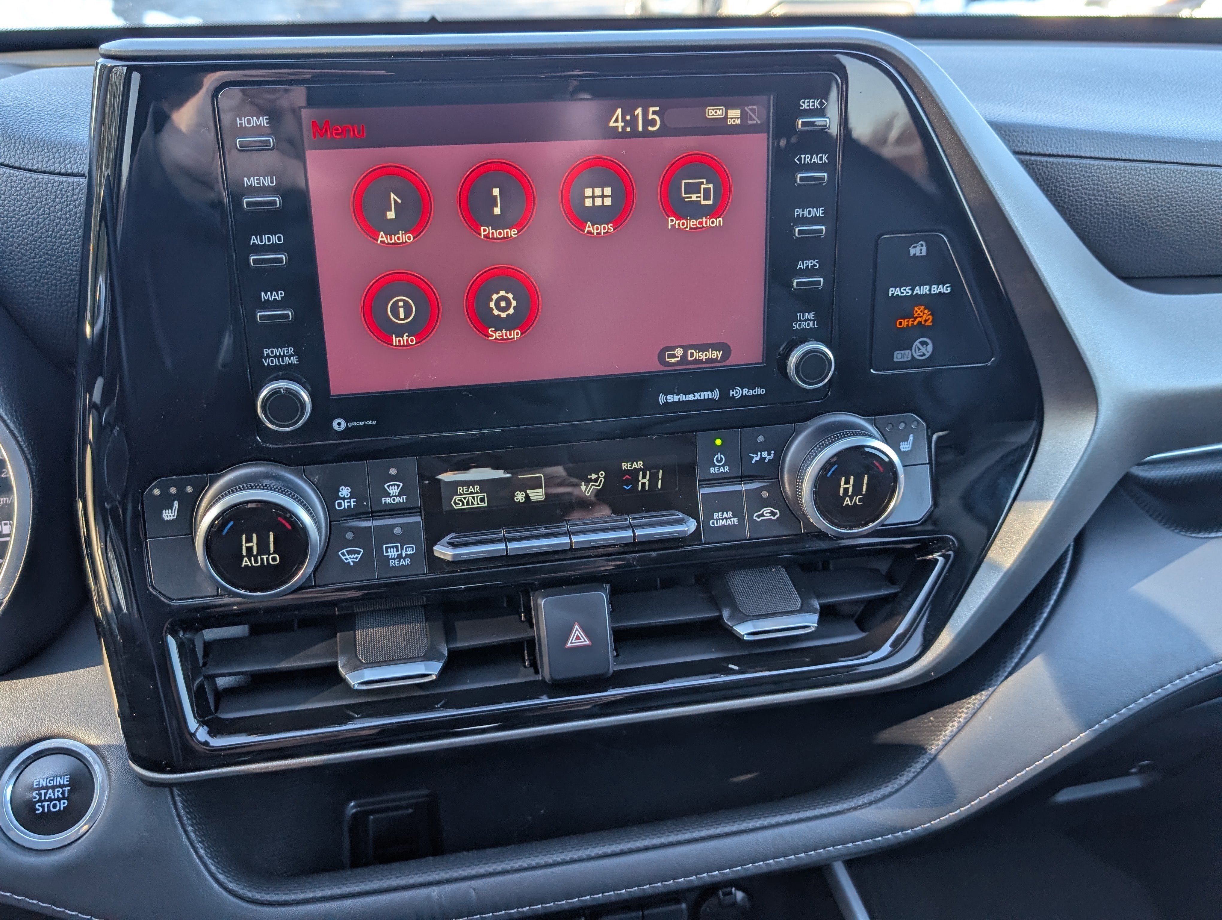 Used 2020 Toyota Highlander XLE w/ Protection Package #3 image 28