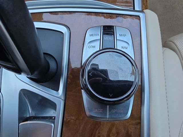 Used 2017 BMW 750i RWD image 29