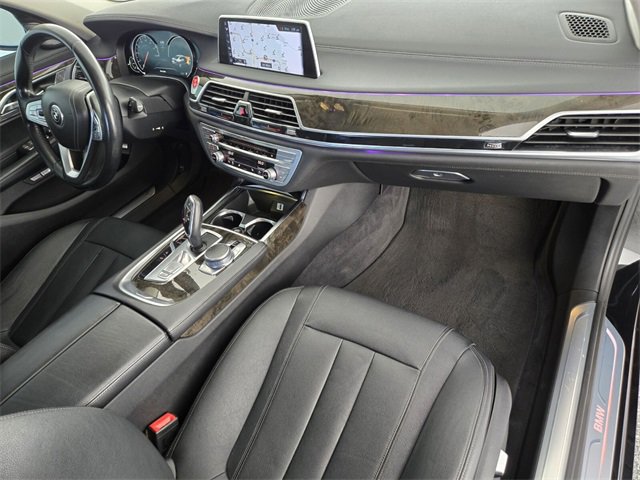 Used 2016 BMW 740i image 18