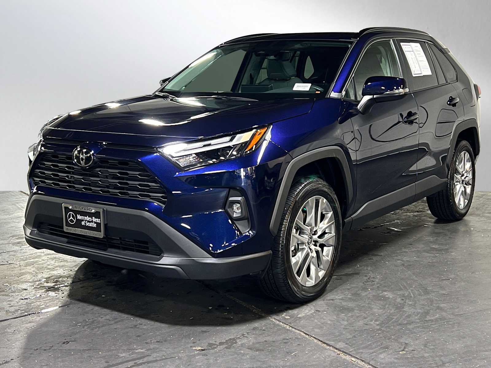 Used 2025 Toyota RAV4 XLE Premium w/ Weather Package AWD/4WD image 7