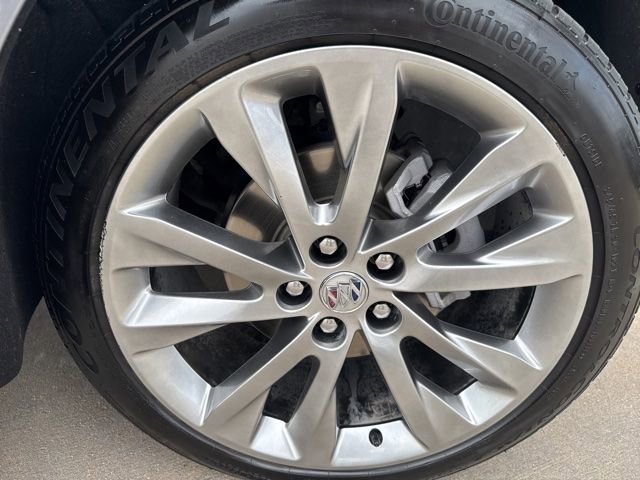 Used 2022 Buick Envision Avenir w/ Technology Package II FWD image 16