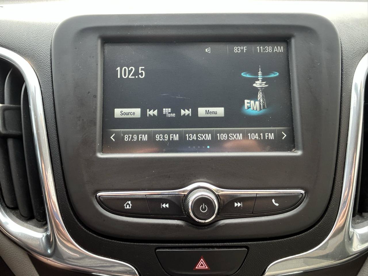 Used 2018 Chevrolet Equinox LT FWD image 22