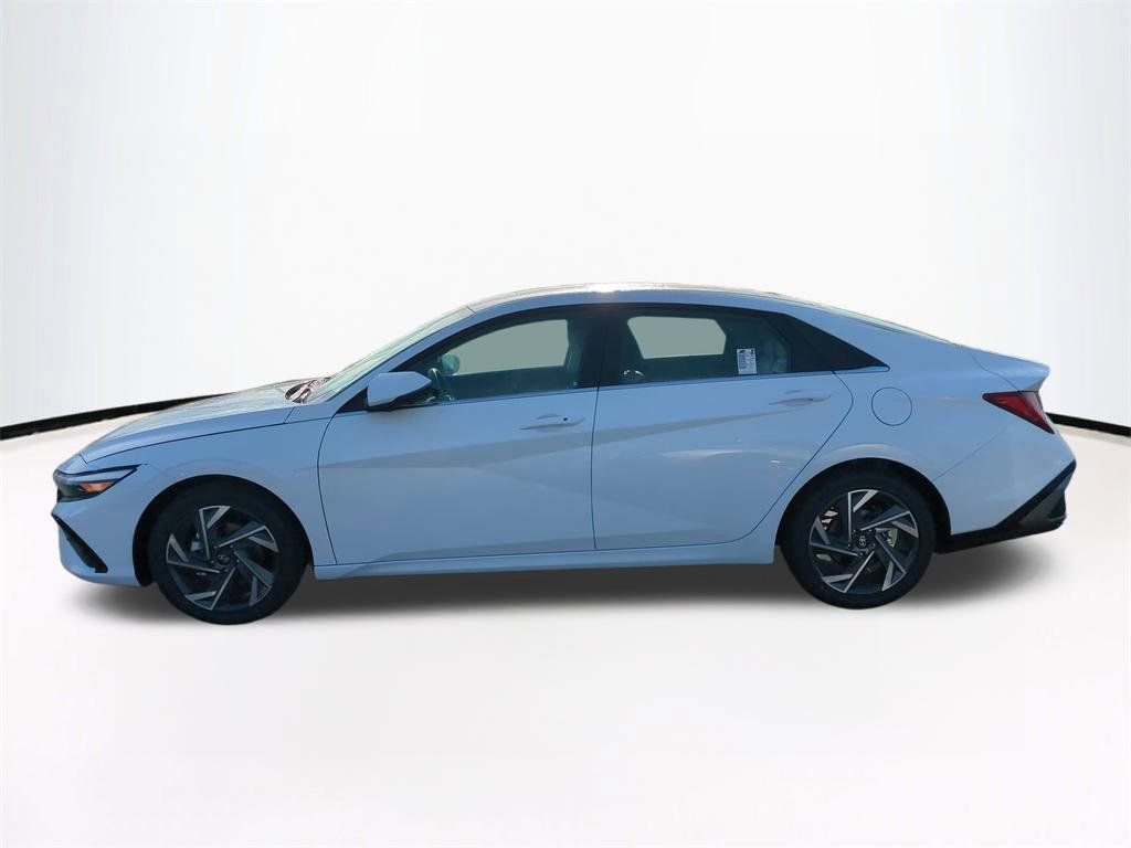 New 2026 Hyundai Elantra Limited image 8