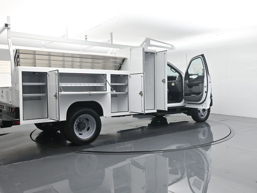 New 2024 Ford F450 XL w/ XL Chrome Package image 5