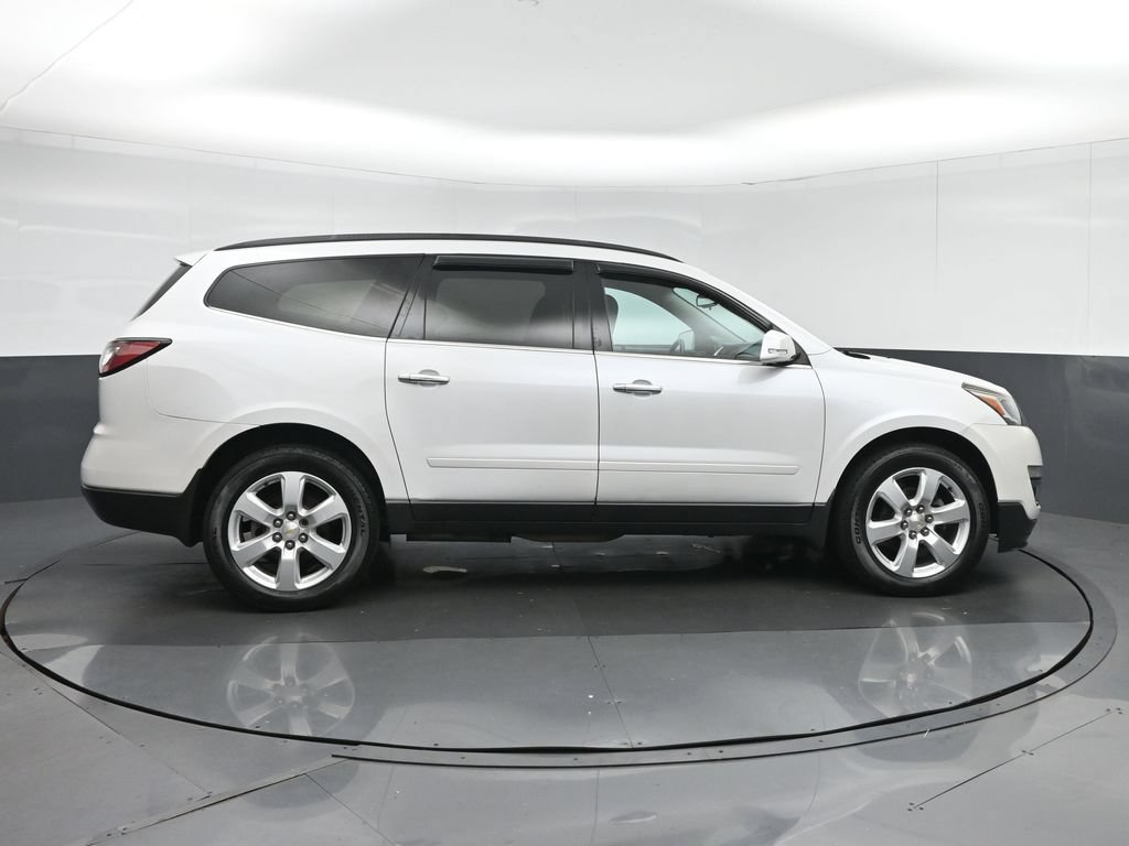 Used 2017 Chevrolet Traverse LT w/ Style and Technology Package AWD/4WD image 8