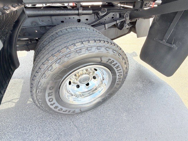 Used 2001 Ford F350 XL image 10