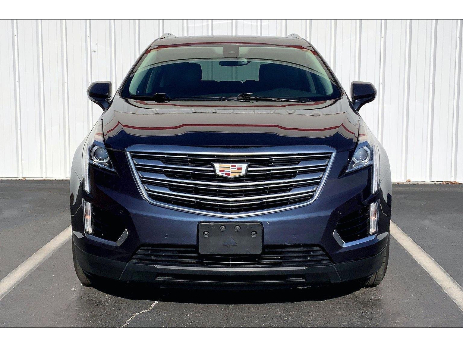 Used 2018 Cadillac XT5 Luxury w/ Driver Awareness Package image 3