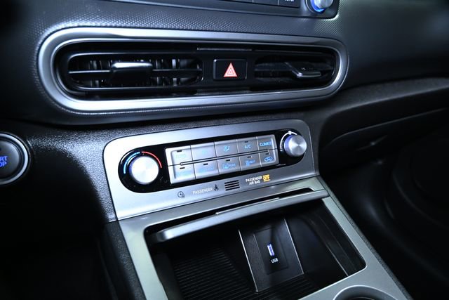 Used 2023 Hyundai Kona SE w/ Cargo Package image 30