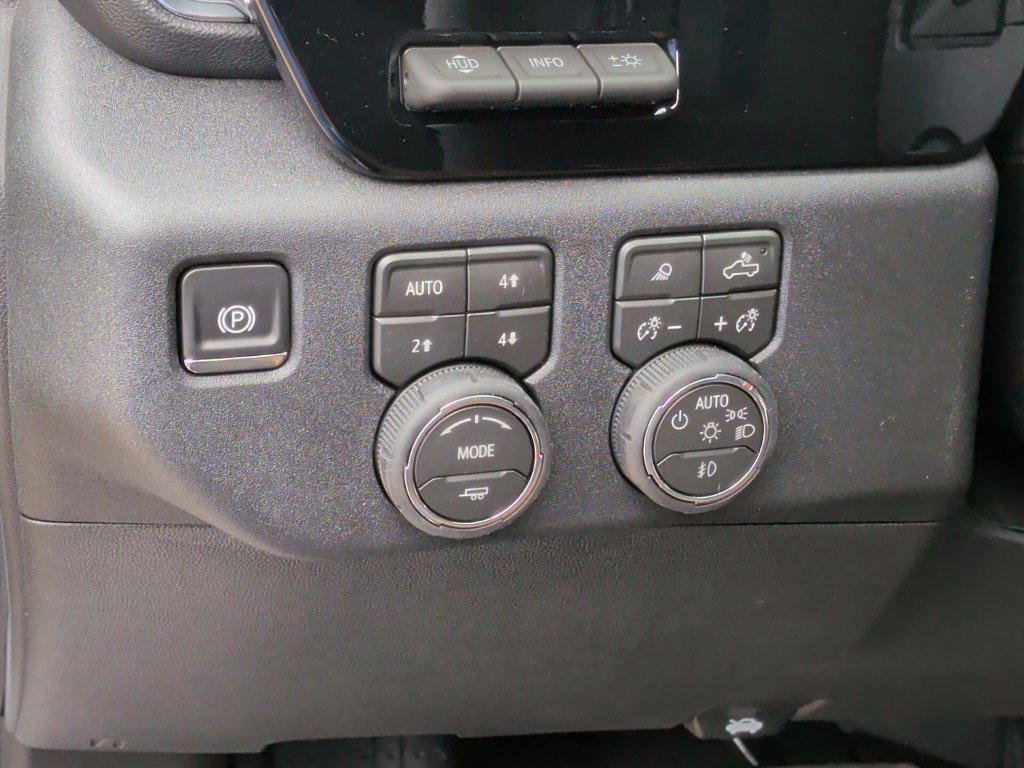New 2026 Chevrolet Silverado 1500 High Country w/ Technology Package AWD/4WD image 17