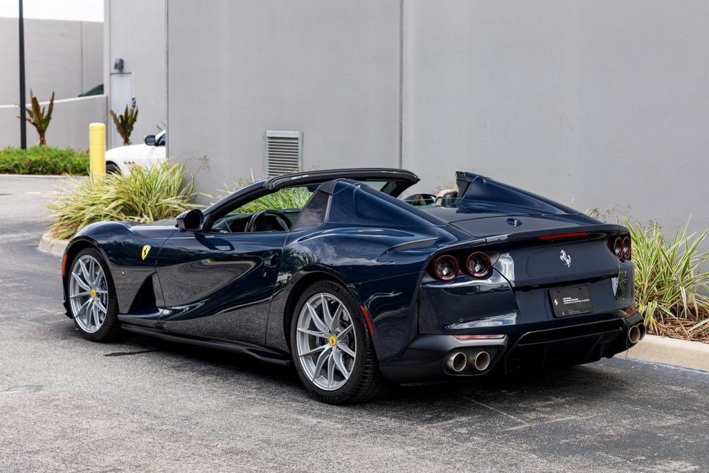 Used 2022 Ferrari 812 GTS RWD image 3