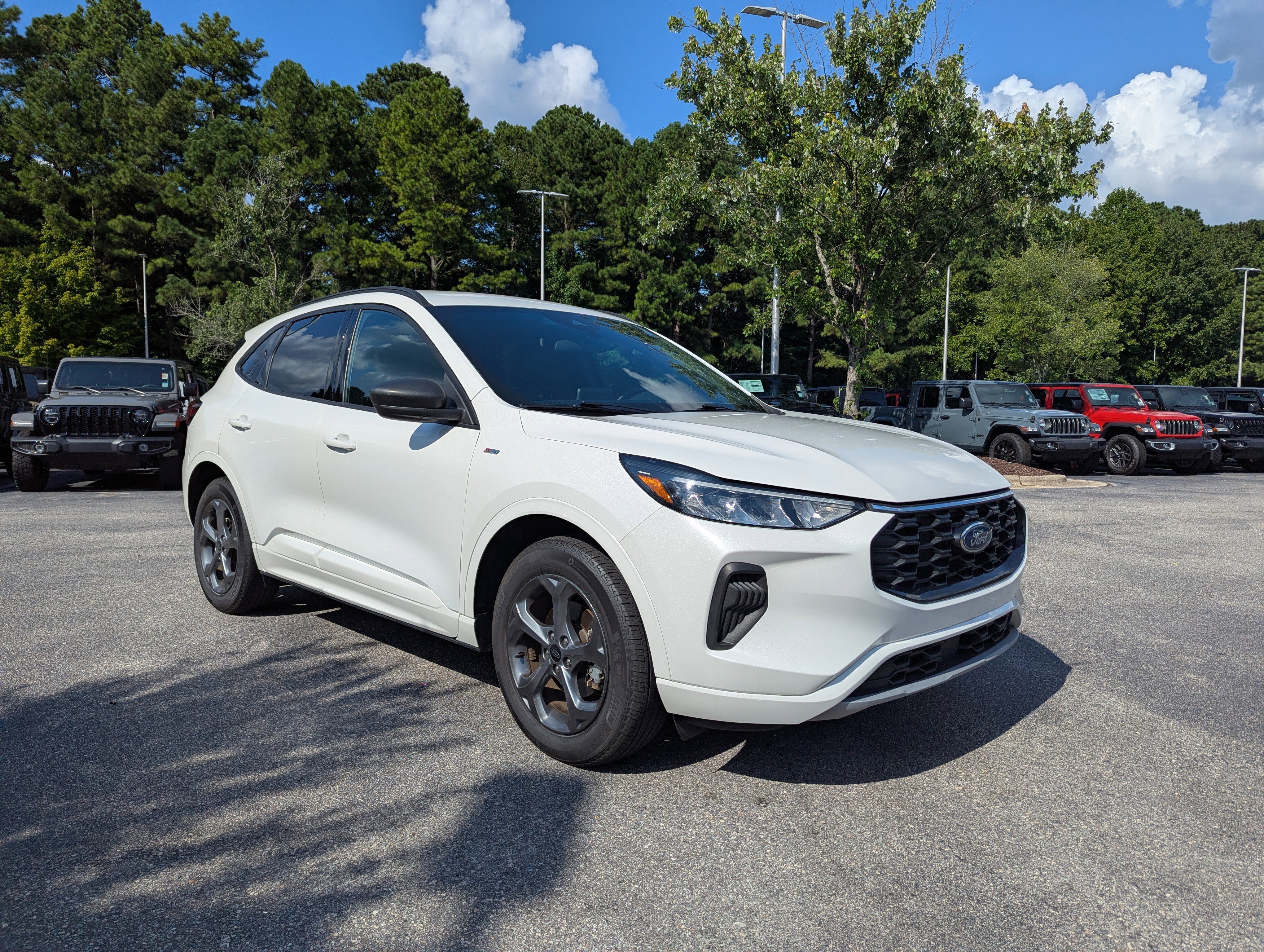 Used 2024 Ford Escape ST-Line image 3