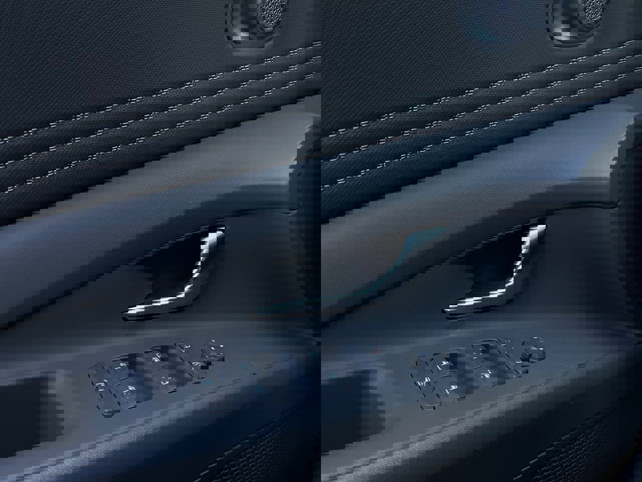 Used 2025 Hyundai Elantra SEL image 21