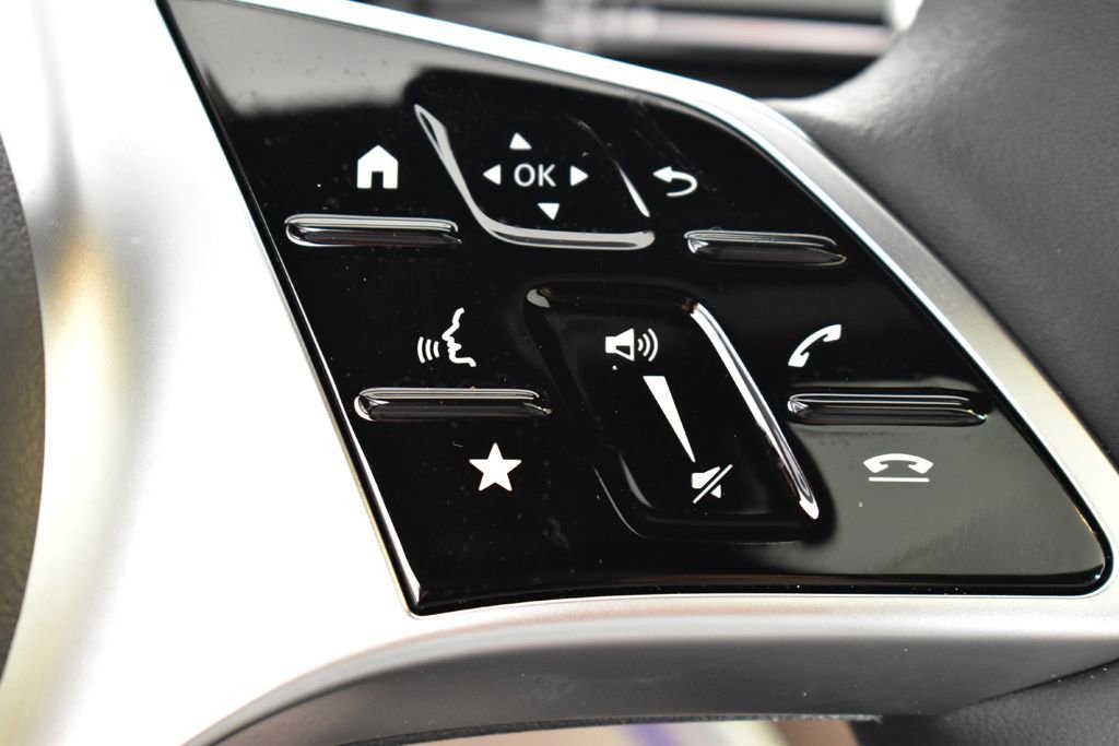 Used 2025 Mercedes-Benz C 300 4MATIC Sedan image 22