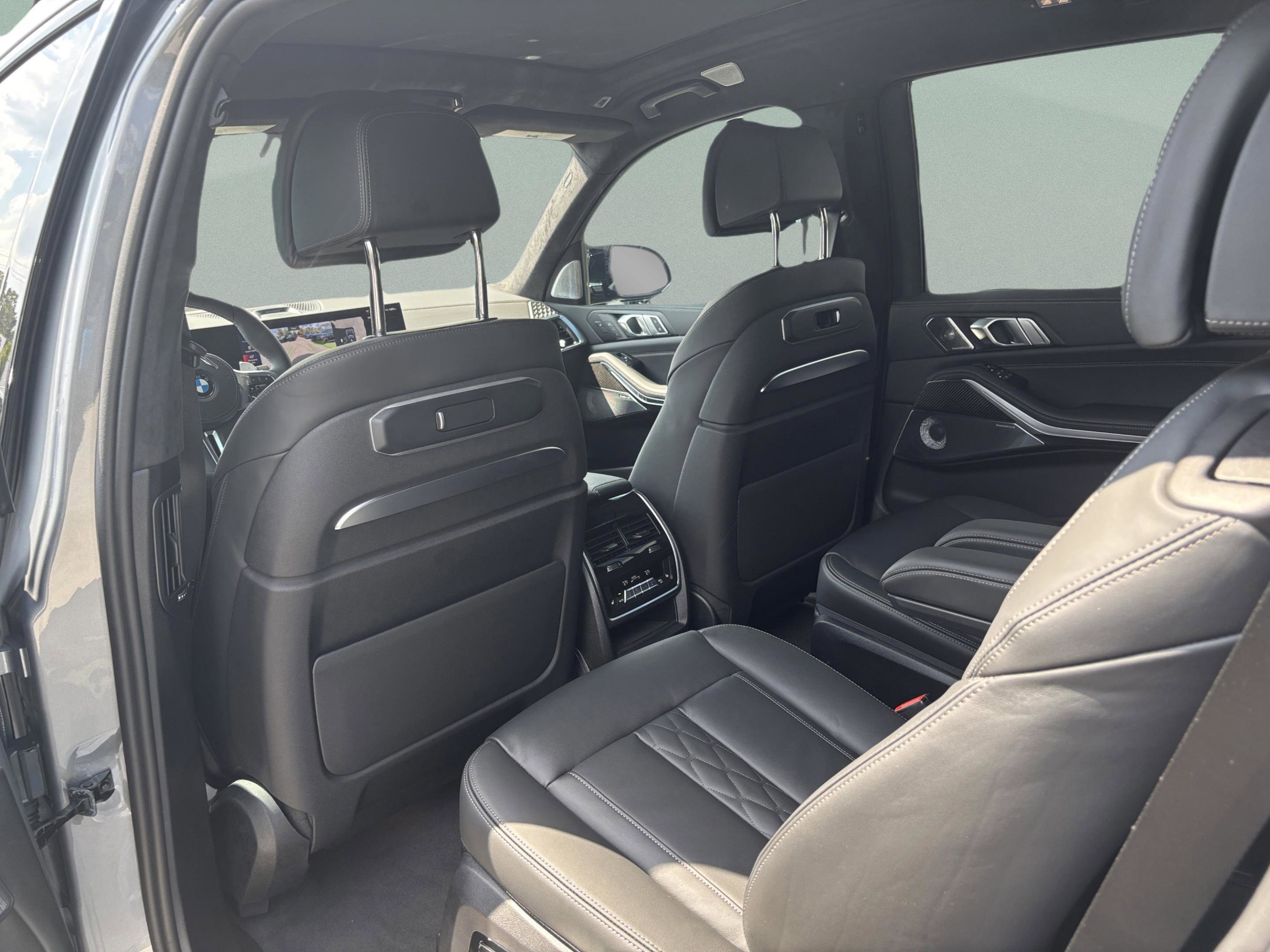 New 2026 BMW X7 M60i image 26