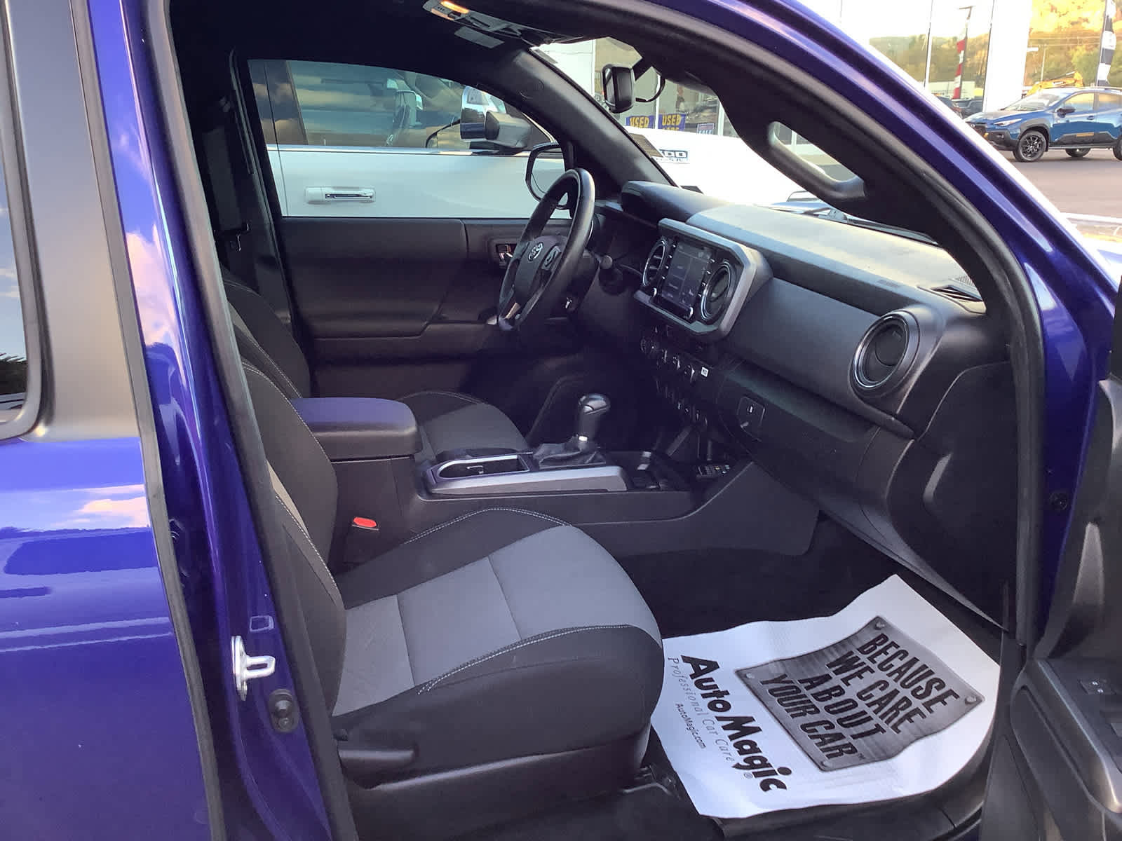 Used 2023 Toyota Tacoma TRD Off-Road w/ Black Out Package (TMS) image 8