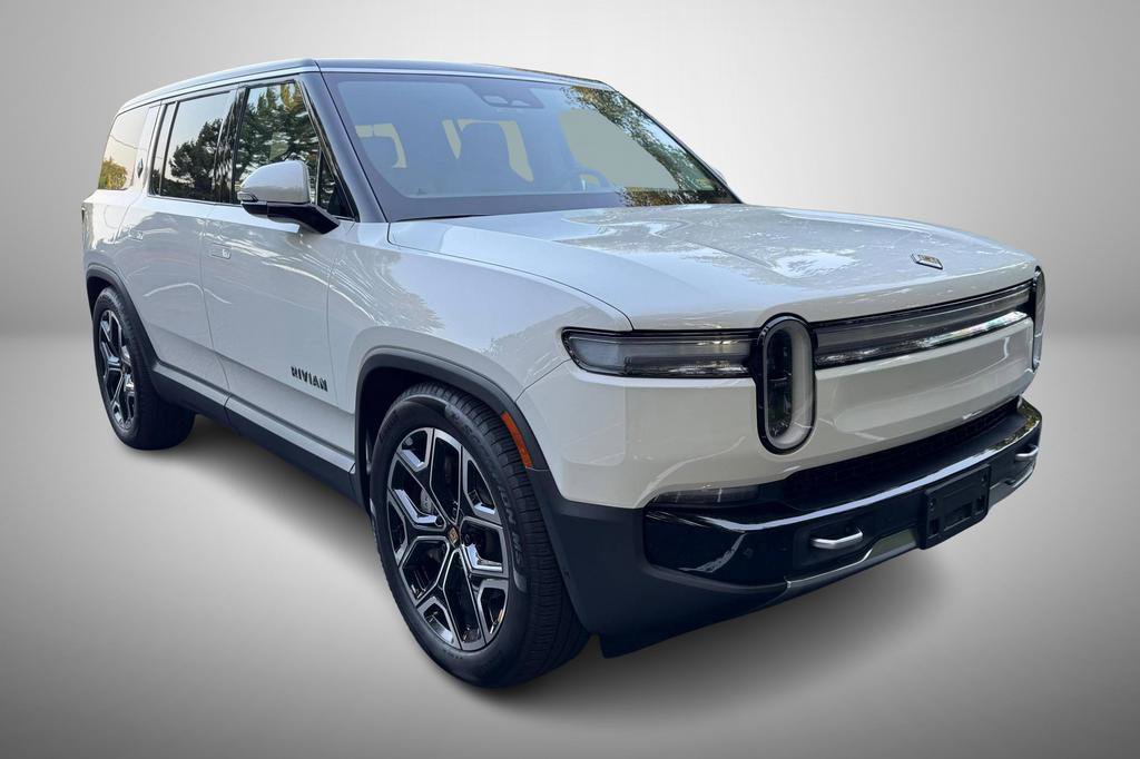 Used 2025 Rivian R1S Premium AWD/4WD image 1