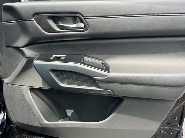 Used 2024 Nissan Pathfinder SL FWD image 28