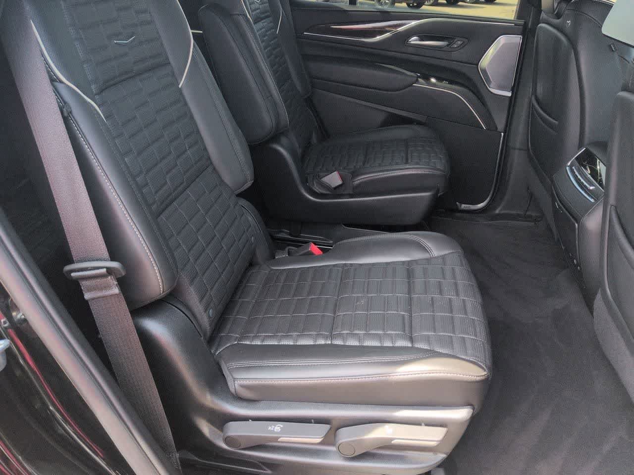 Used 2023 Cadillac Escalade Sport Platinum w/ LPO, ONYX Package AWD/4WD image 20