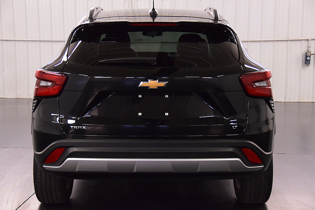 Used 2024 Chevrolet Trax LT w/ Sunroof Package FWD image 6