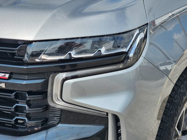 Used 2023 Chevrolet Suburban Z71 w/ Luxury Package AWD/4WD image 9