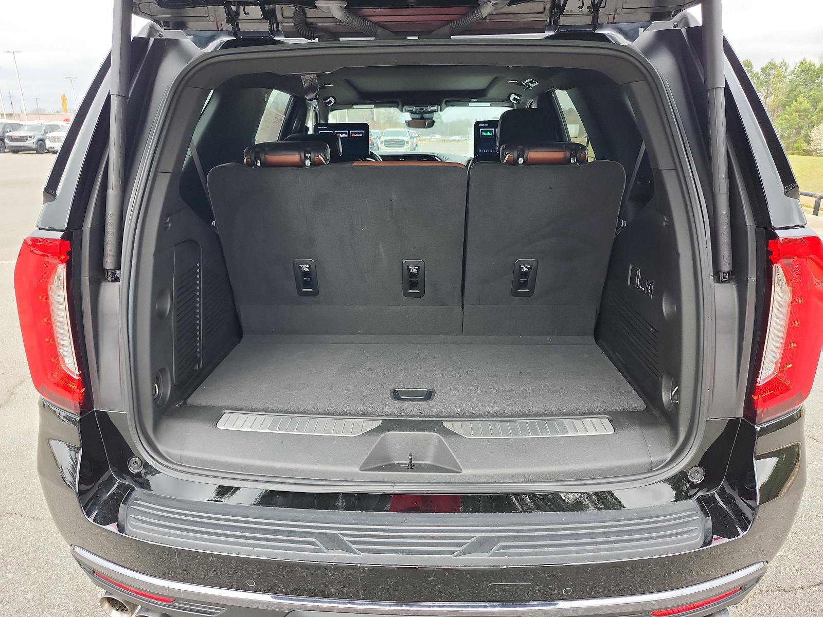 Certified 2024 GMC Yukon Denali Ultimate image 11